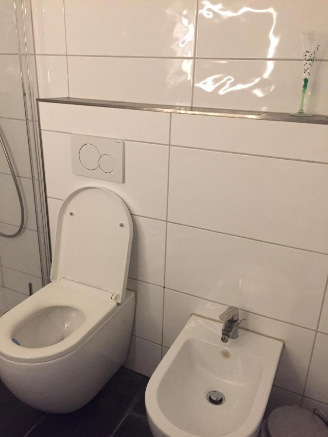 Dream 2 Kitchen Bath Balkon Maximum 5 Person Wiesbaden